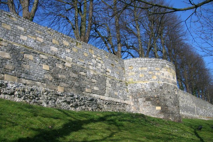 Middeleeuwse_muur_003